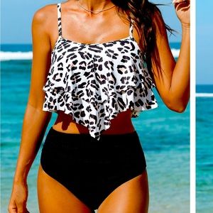 2-piece leopard print swimsuit